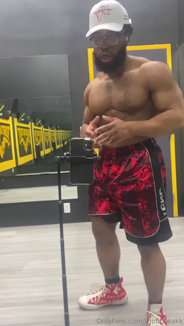 Cee Jayy aka thefitfreakk – 02-02-2024 OnlyFans Video – Hard work beats talent when talent dont work hard
