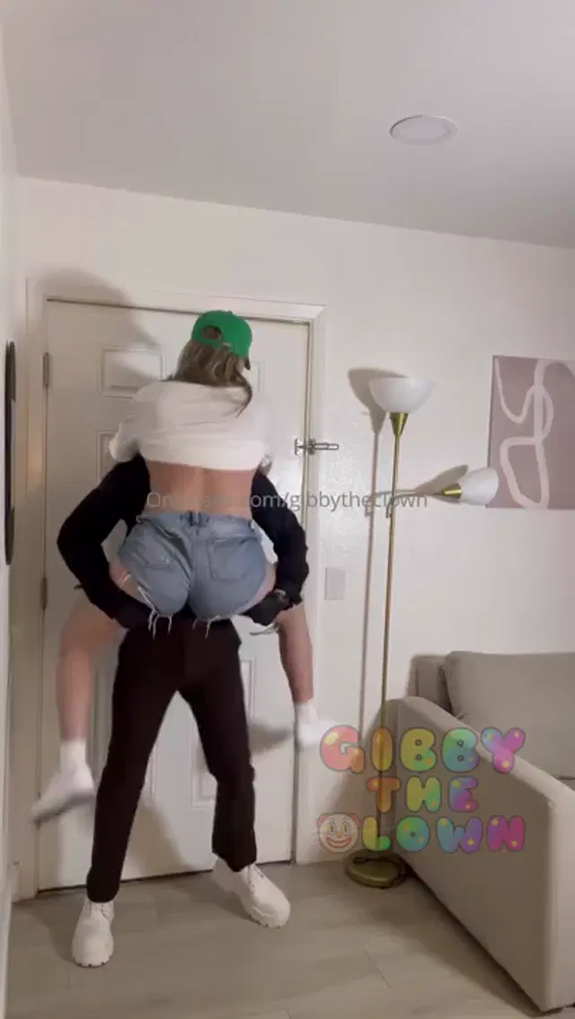 Gibby The Clown aka gibbytheclown – 11-06-2025 OnlyFans Video – The Dollar Tree sextape is out now 2 full videos for the same price is