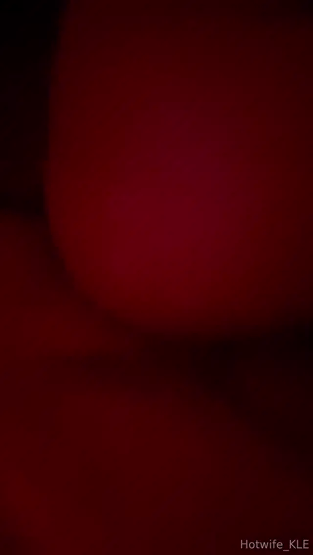 Hotwife Kle aka hotwife_kle – 03-22-2025 OnlyFans Video – Short Cut, do you like it, like me