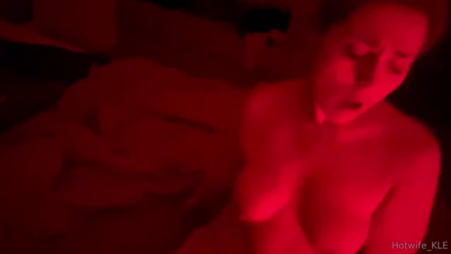 Hotwife Kle aka hotwife_kle – 06-09-2025 OnlyFans Video – Riding Action