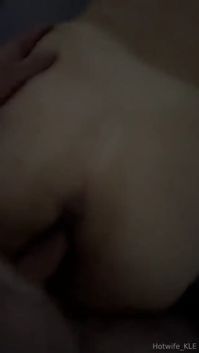 Hotwife Kle aka hotwife_kle – 06-19-2025 OnlyFans Video – Doggy cut