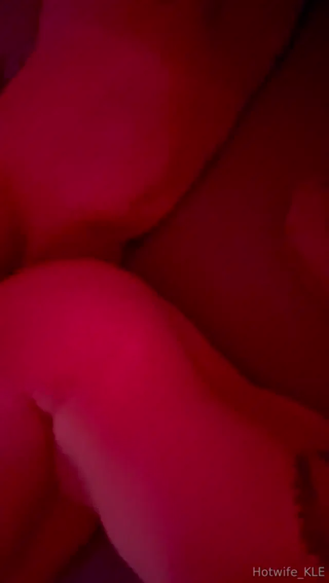 Hotwife Kle aka hotwife_kle – 04-14-2025 OnlyFans Video – It feels so fucking Good