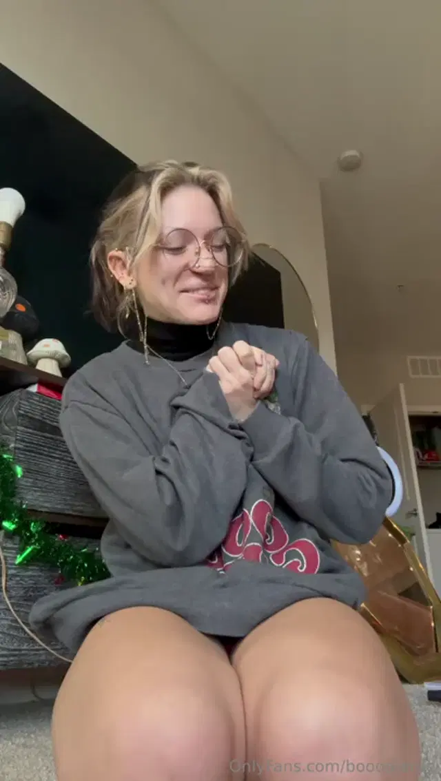 Boogie Rae aka booogierae – 12-22-2024 OnlyFans Video – My lil mini chitchat sesh for today, because how dare it be so cold out in