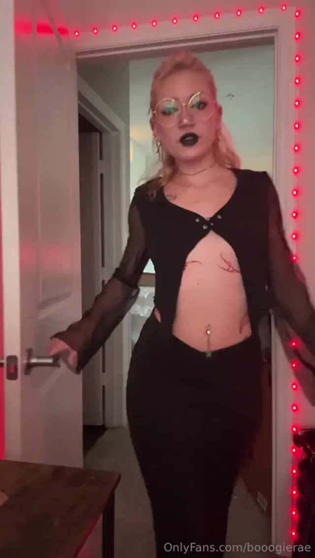 Boogie Rae aka booogierae – 06-06-2025 OnlyFans Video – Soft FEMDOM Vampire Boogie traps you in her Lair until you cum TIP 28We need to