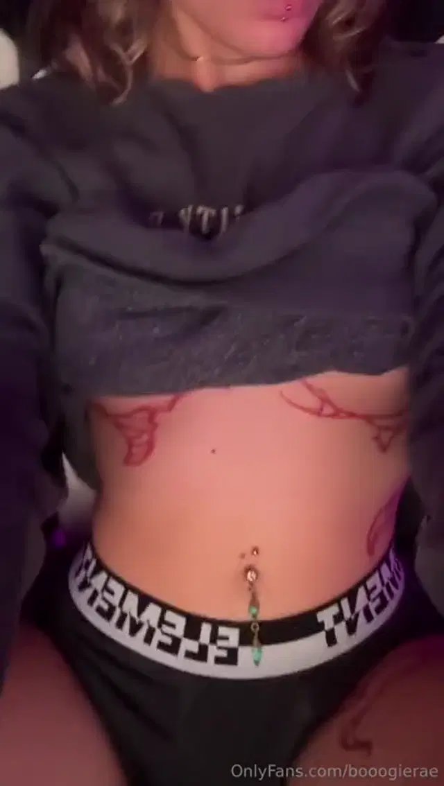 Boogie Rae aka booogierae – 08-14-2025 OnlyFans Video – Vibrator in my boxers while I start answering some of your messages