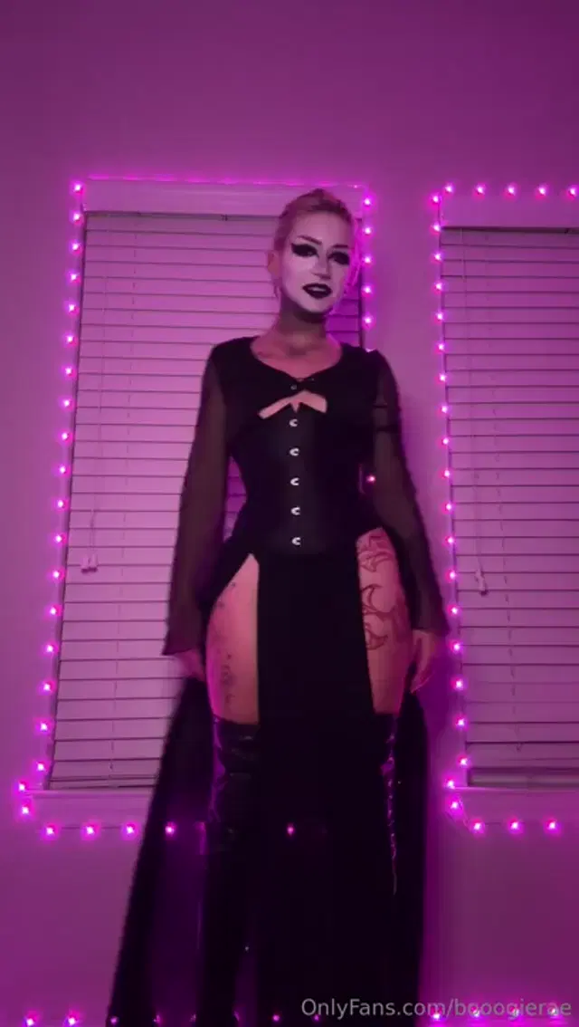 Boogie Rae aka booogierae – 10-10-2025 OnlyFans Video – Goth Femdom Jerk Off Instructions TIP 22It turns me on SO much when I make