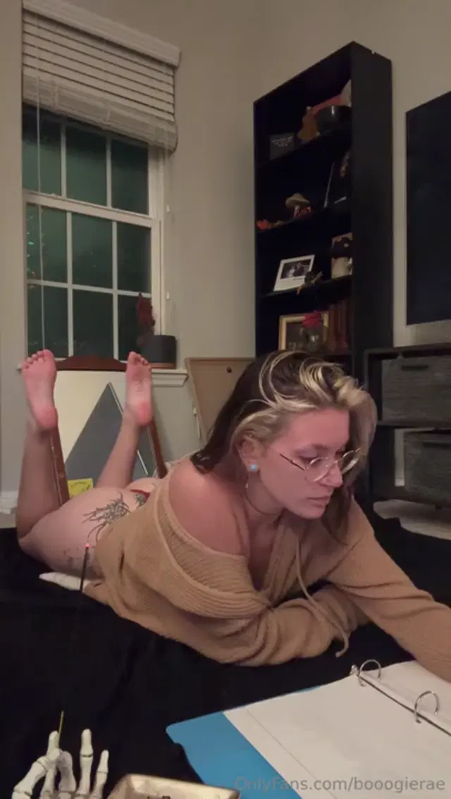 Boogie Rae aka booogierae – 08-22-2025 OnlyFans Video – Wind down with me tonight while I journal and relax mindfullyYou’re an amazing human being and