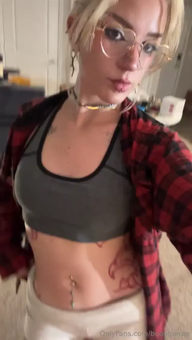 Boogie Rae aka booogierae – 09-24-2025 OnlyFans Video – The itty bitty shorts epidemic has taken me