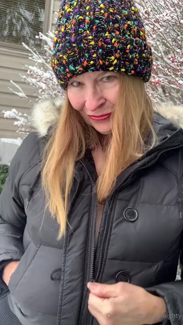 Exit Eighty aka exiteighty – 01-06-2024 OnlyFans Video – Snow day!
