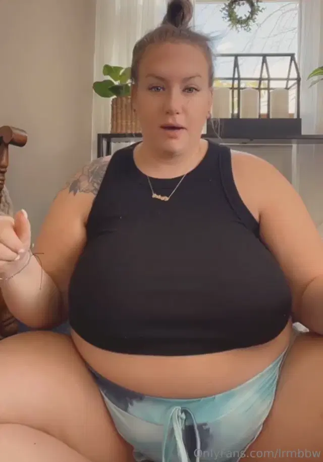 LRM aka lrmbbw – 03-10-2024 OnlyFans Video – Woke up this morning and had to fill up right away