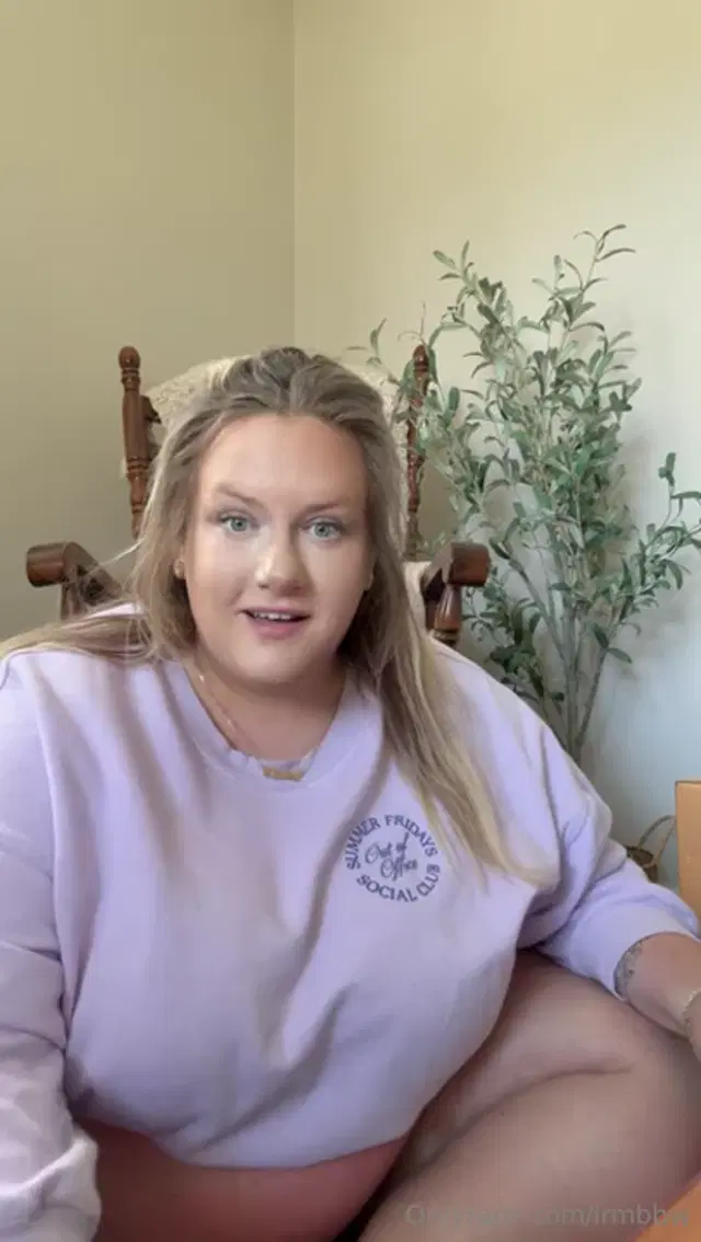 LRM aka lrmbbw – 07-12-2025 OnlyFans Video – Loveeee filling up on pizza cant believe how big my belly is getting these days