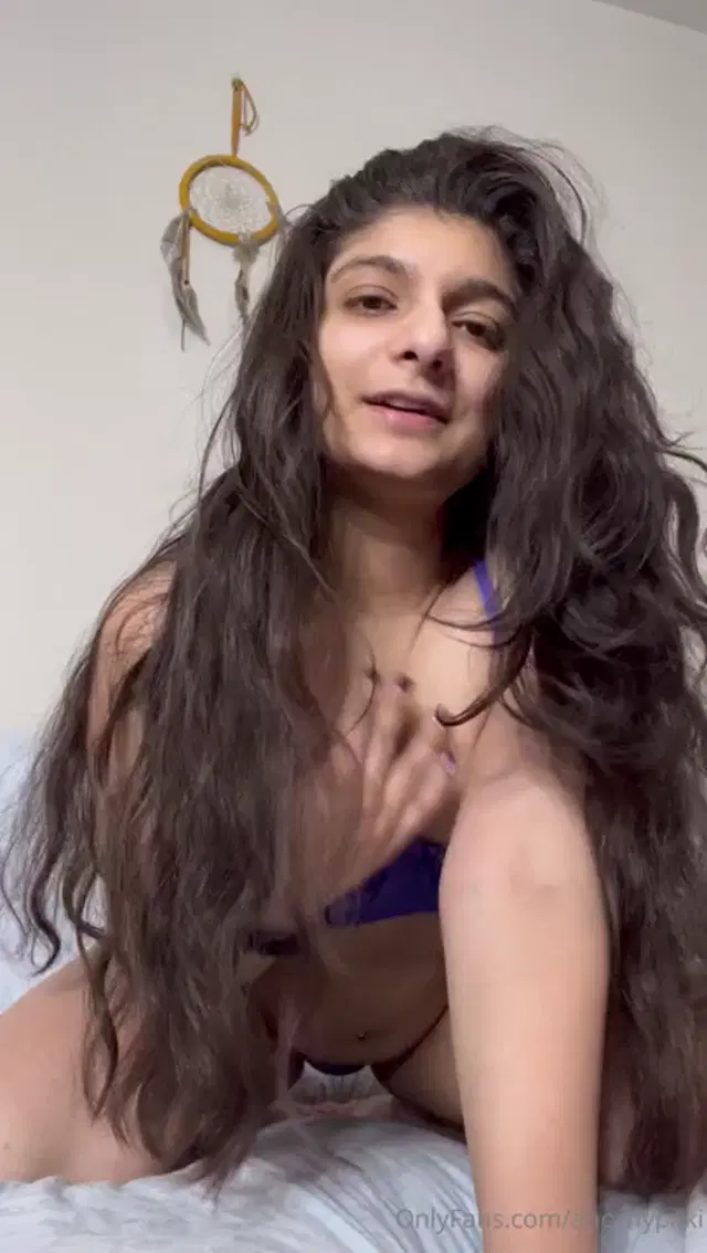 Sexy Paki aka ahornypaki – 04-23-2024 OnlyFans Video – Having fun with a new toy and an old