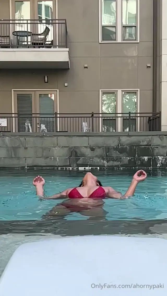 Sexy Paki aka ahornypaki – 08-14-2024 OnlyFans Video – Some pool side shenanigans in slow mo!