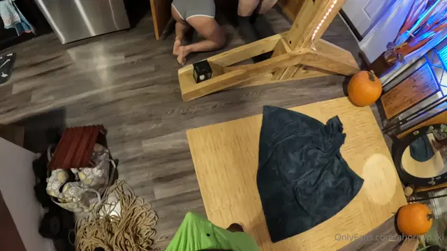 Sexy Paki aka ahornypaki – 11-13-2024 OnlyFans Video – HELP WERE STUCK! tommygenesis and I kept getting stuck in the most unlikely places and feedmefeet69_vii3