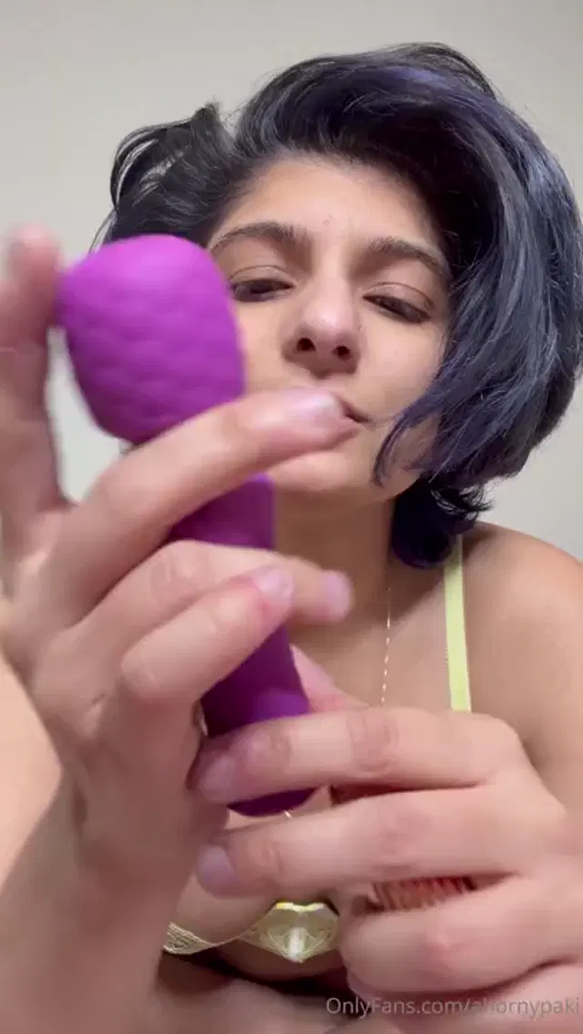 Sexy Paki aka ahornypaki – 09-09-2025 OnlyFans Video – Trying out my new travel sized toys!