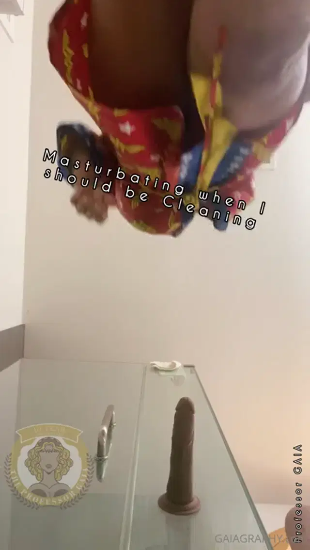 Professor Gaia‍ aka professor_gaia – 11-08-2024 OnlyFans Video – Masturbating when I should be Cleaning
