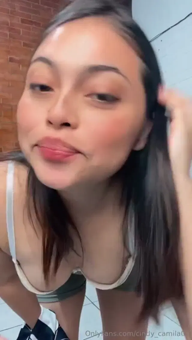 Cami Camila aka cindy_camila01 – 10-29-2025 OnlyFans Video – Arreglndome para ir al gym bien coqueta y puta contando un poco de la