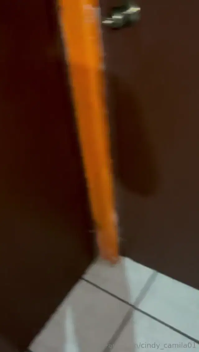 Cami Camila aka cindy_camila01 – 08-03-2025 OnlyFans Video – Eso le pasa a mi cornudo por llegar tarde con las cervezas, estn listo para ver