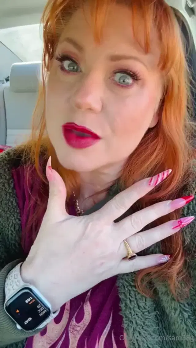 Samantha38g aka sam38g – 12-29-2025 OnlyFans Video – Will be answering DMsehile getting a pedicure this morning and sending out the titty vid every