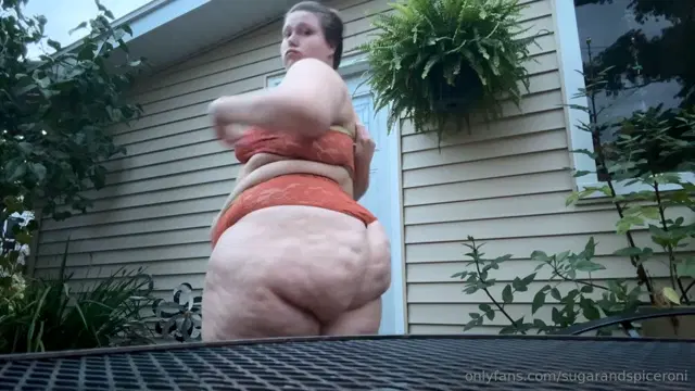 SugarandSpiceroni aka sugarandspiceroni – 09-14-2024 OnlyFans Video – Nature booty