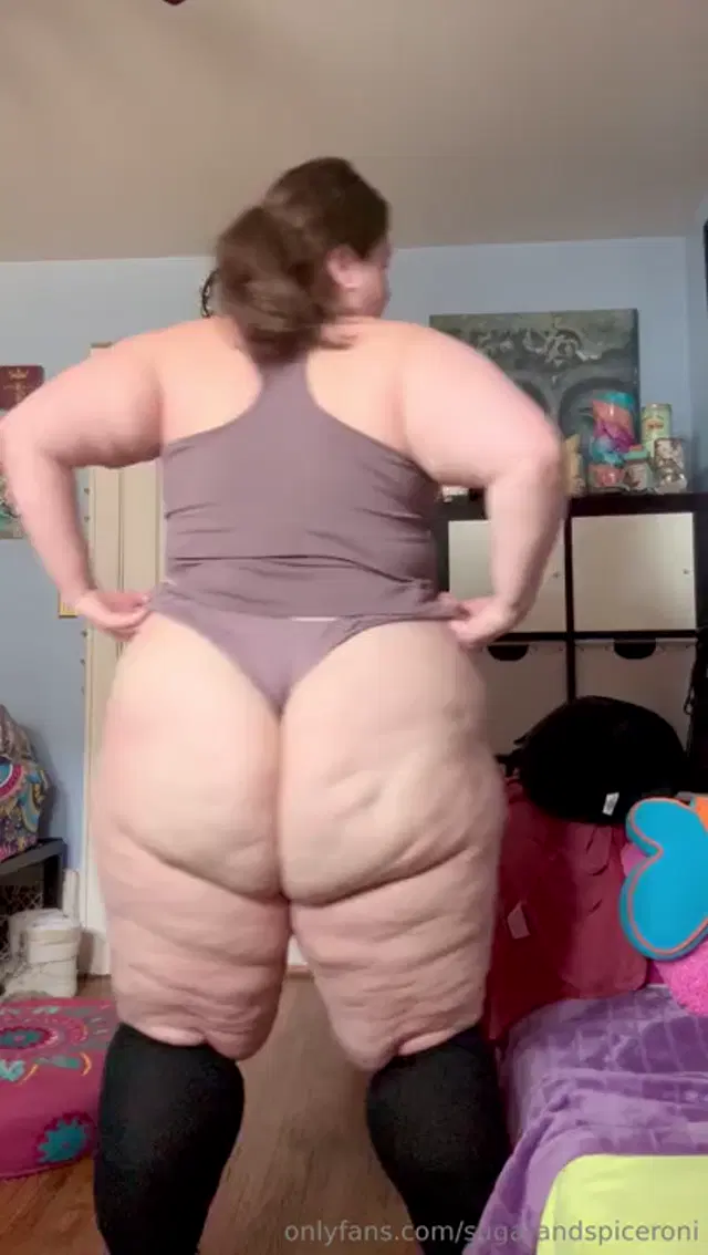 SugarandSpiceroni aka sugarandspiceroni – 02-04-2025 OnlyFans Video – Mornings with Sugar