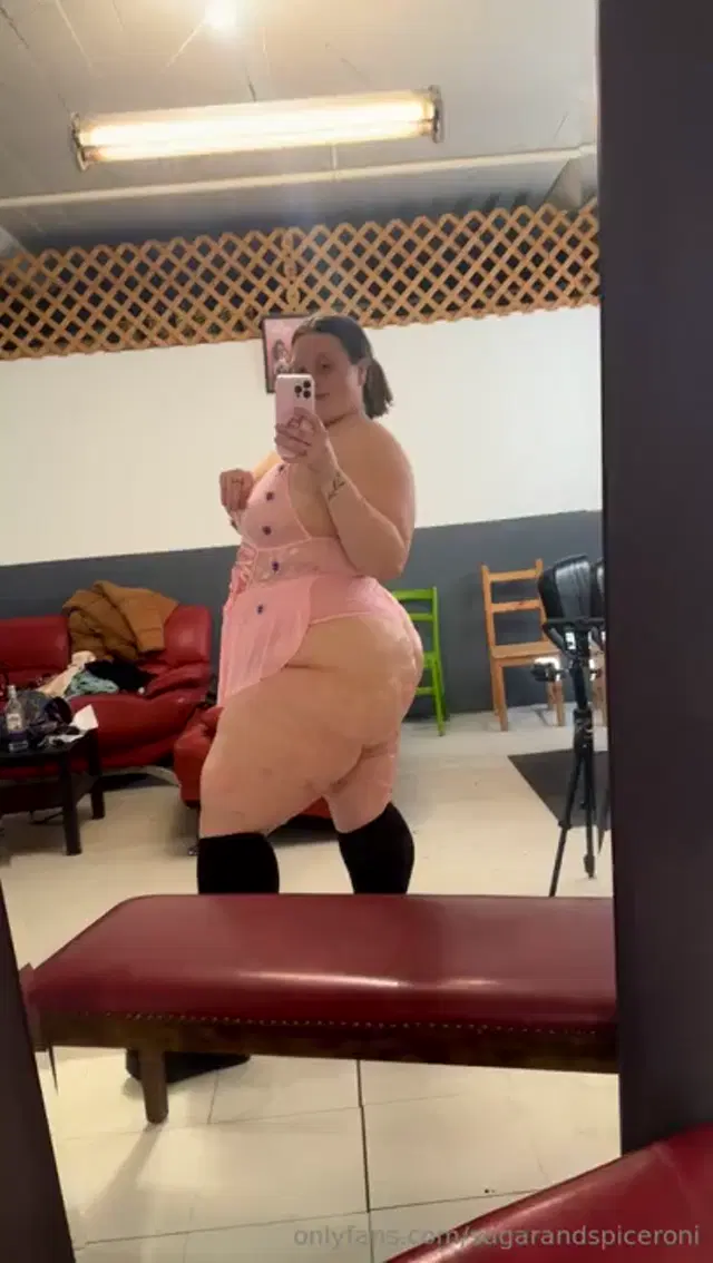 SugarandSpiceroni aka sugarandspiceroni – 01-08-2025 OnlyFans Video – My fave outfit we shot in last night