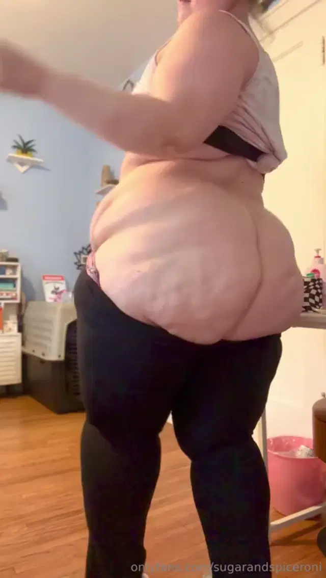 SugarandSpiceroni aka sugarandspiceroni – 06-23-2025 OnlyFans Video – What do we think of this Is it worth keeping up RATE 15