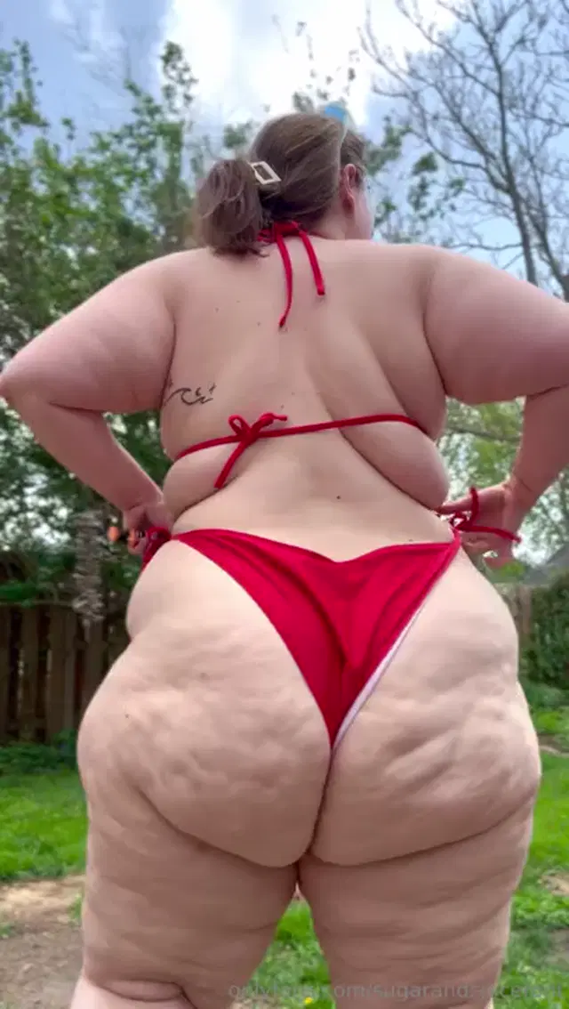 SugarandSpiceroni aka sugarandspiceroni – 04-28-2025 OnlyFans Video – Im back outside_33f5