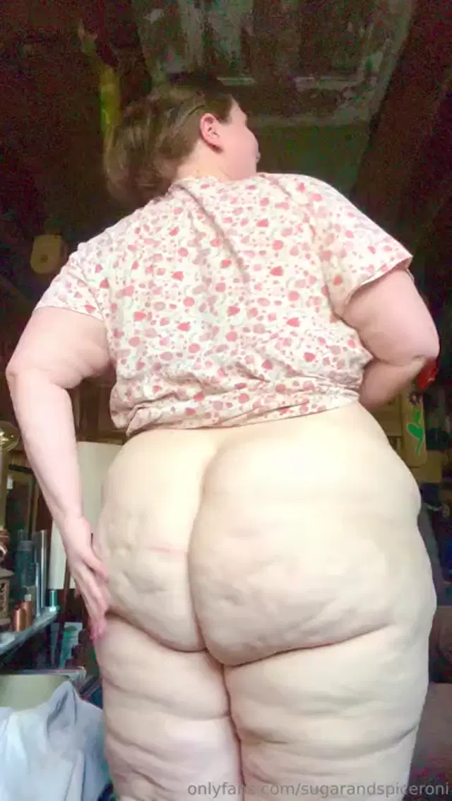 SugarandSpiceroni aka sugarandspiceroni – 10-30-2025 OnlyFans Video – My super power is being level 10 tight