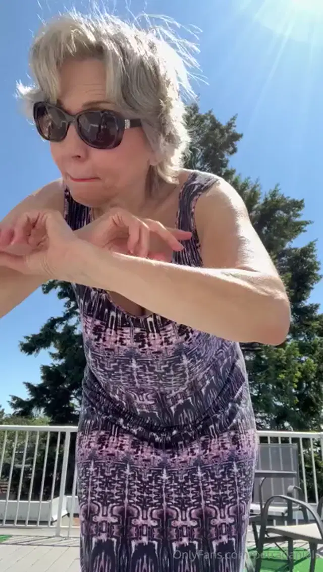 Petra Daniels aka petradaniels – 06-18-2024 OnlyFans Video – Up on the roof