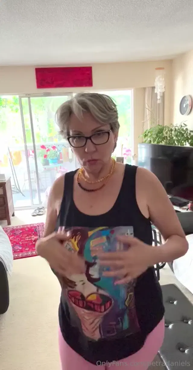 Petra Daniels aka petradaniels – 06-26-2025 OnlyFans Video – Sold!