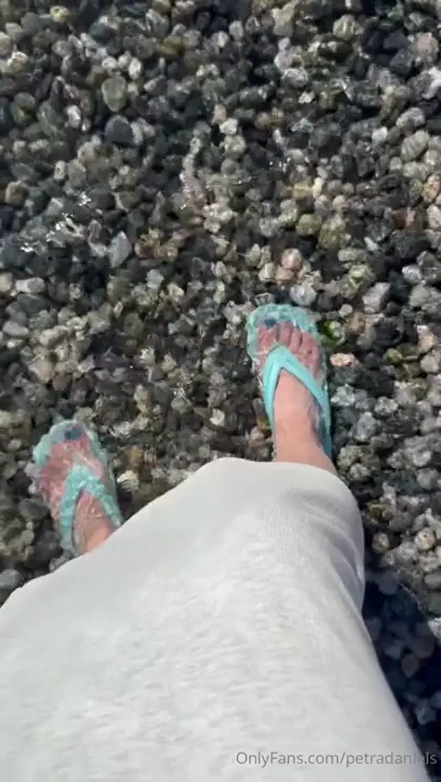 Petra Daniels aka petradaniels – 08-11-2025 OnlyFans Video – i went into the pacific ocean today