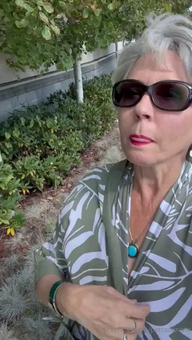 Petra Daniels aka petradaniels – 09-08-2025 OnlyFans Video – Sunny September
