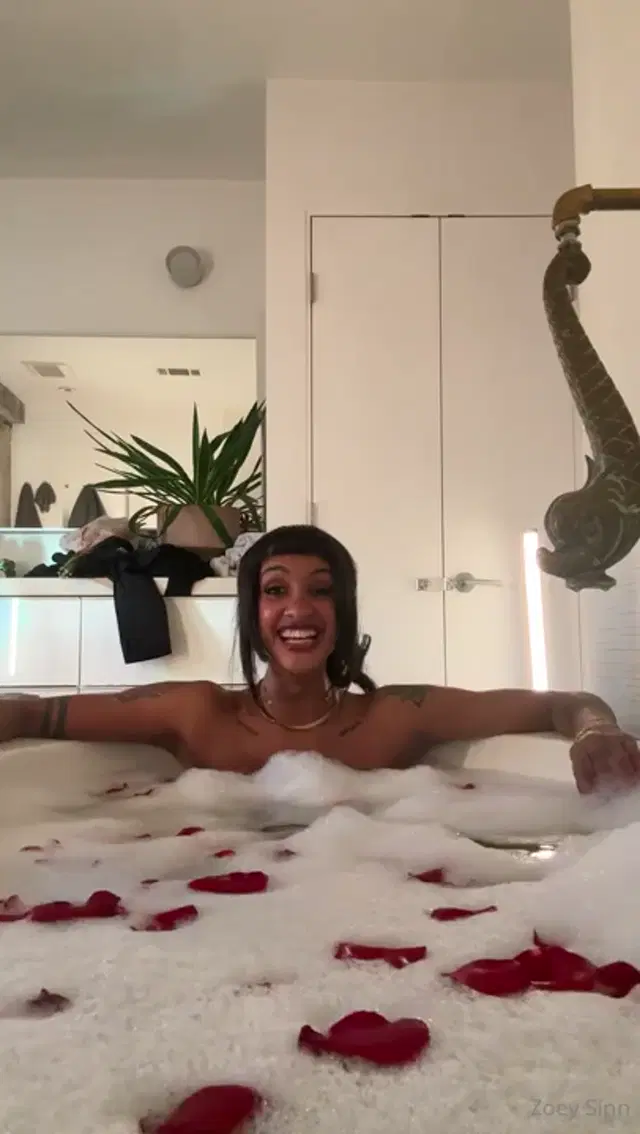 Mylifeasvia aka mylifeasvia – 09-27-2025 OnlyFans Video – does he love me does he love me not cant believe I executive produced my first