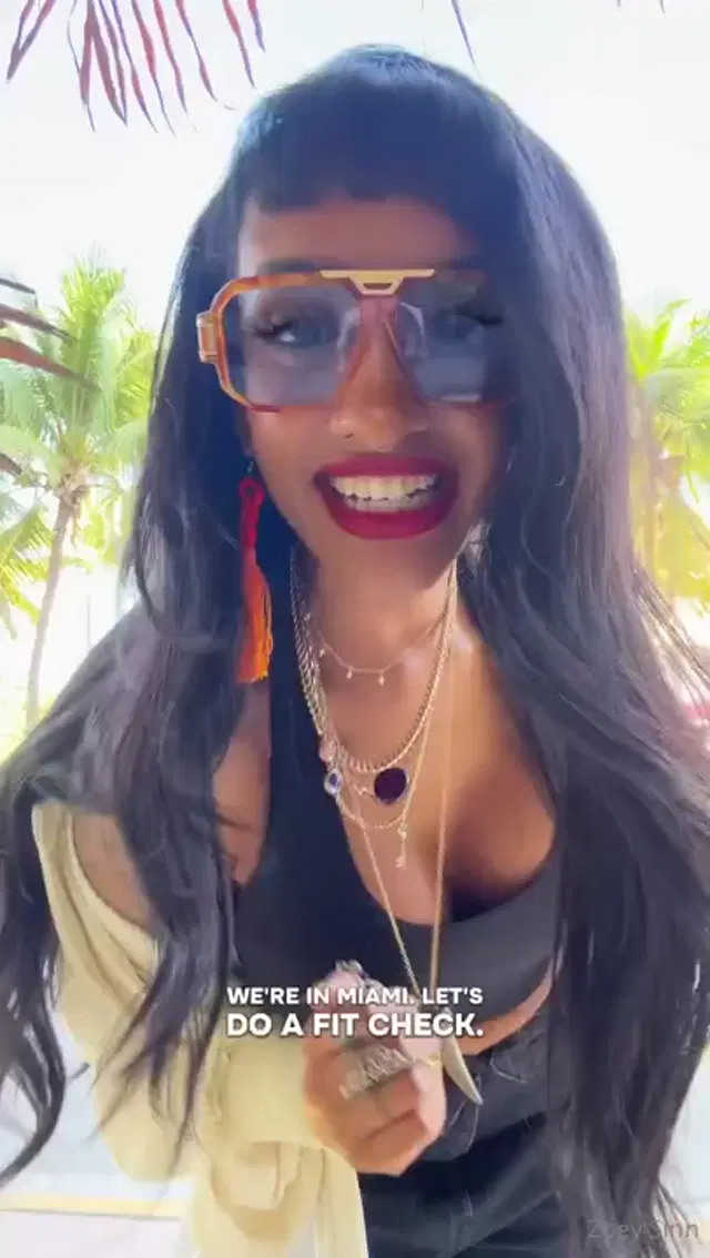 Mylifeasvia aka mylifeasvia – 12-05-2025 OnlyFans Video – WE IN MIAMMIIIII