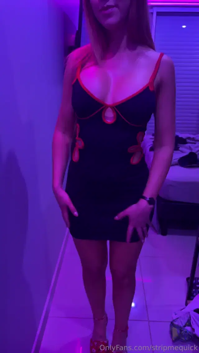 Amorina Wilde aka stripmequick – 08-08-2025 OnlyFans Video – How quickly would you want to pull down those knickers