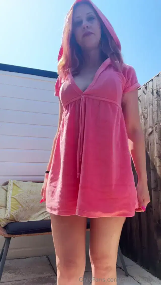 Amorina Wilde aka stripmequick – 05-13-2025 OnlyFans Video – Do I look cute with the bikini cover up! And then hot without it!