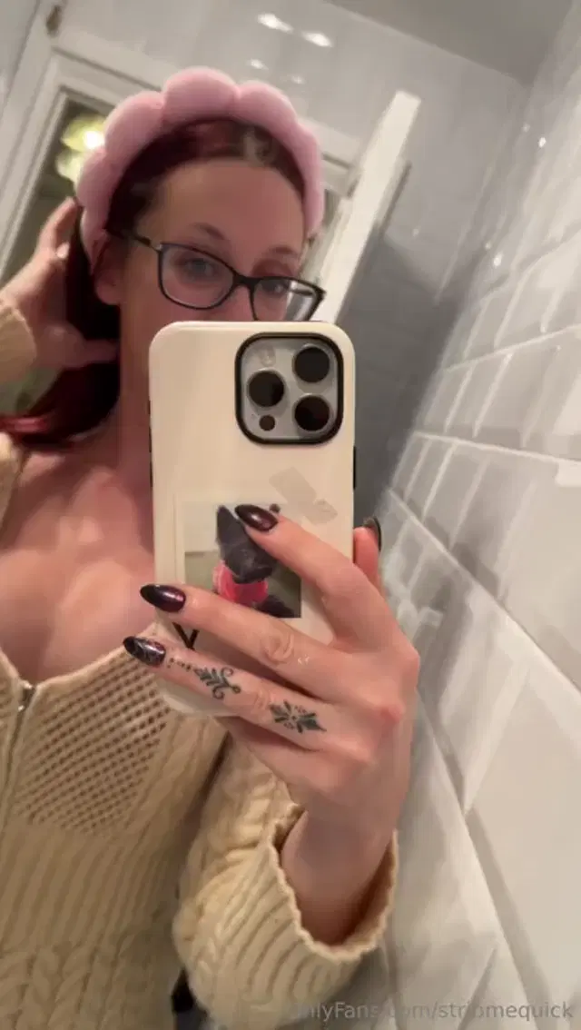 Amorina Wilde aka stripmequick – 10-11-2025 OnlyFans Video – Dont laugh at the hairband I wear that when taking my makeup off