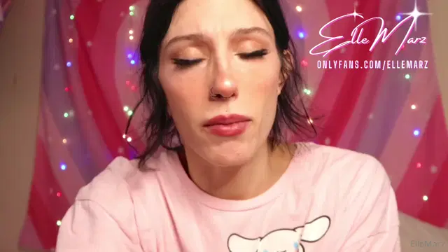 Elle Marz aka ellemarz – 05-23-2024 OnlyFans Video – Convincing daddy not to be mad at me for being A slut by telling him what