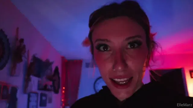 Elle Marz aka ellemarz – 09-27-2024 OnlyFans Video – Two this week! Enjoy Happy birthday daddy! Mommy told me youd really like something special