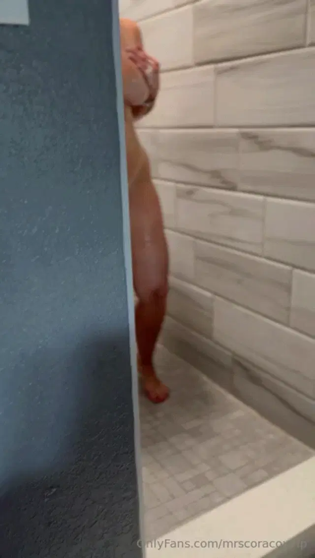 Mrs. Cora Cox VIP aka mrscoracoxvip – 06-16-2025 OnlyFans Video – Are you sneaking a peek again Its okay, Ill allow it