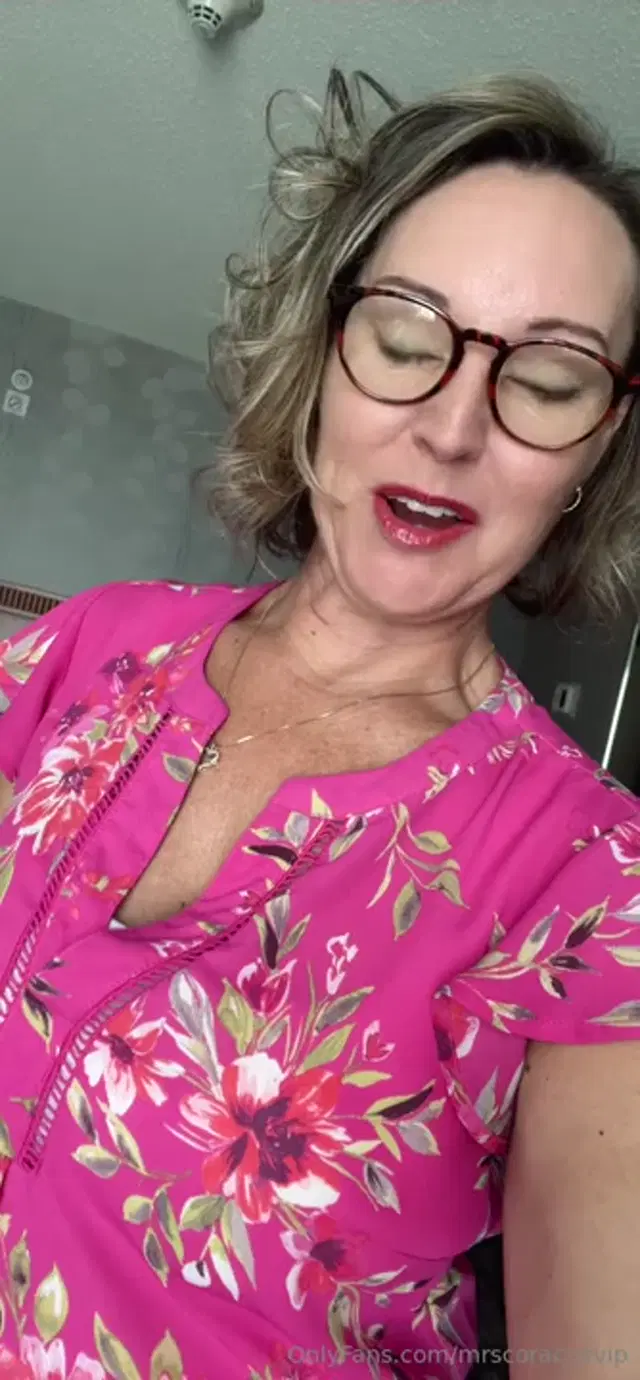 Mrs. Cora Cox VIP aka mrscoracoxvip – 08-07-2025 OnlyFans Video – Im off to my teacher conference, heres the outfit, I know, I know, not as sexy