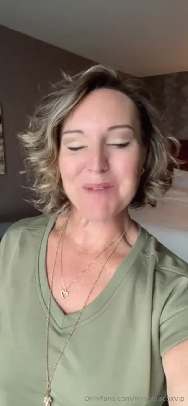 Mrs. Cora Cox VIP aka mrscoracoxvip – 08-12-2025 OnlyFans Video – Happy Tuesday Chatty Chat, teacher conference going strong, make it a great day sweetie!