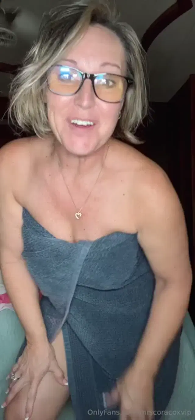 Mrs. Cora Cox VIP aka mrscoracoxvip – 10-15-2025 OnlyFans Video – Tuesday Chatty Chat, relaxing few days, stars are bright where Im at in rural southern