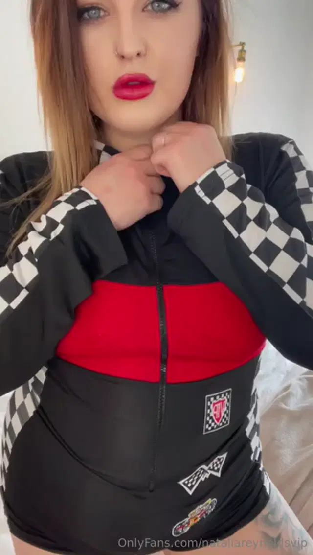 Natalia Reynolds aka nataliareynolds – 03-28-2025 OnlyFans Video – can i be your grid girl