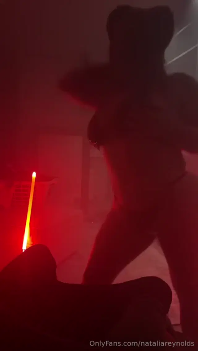 Natalia Reynolds aka nataliareynolds – 07-07-2025 OnlyFans Video – This fan sent me money so I treated him to a lap dance and then
