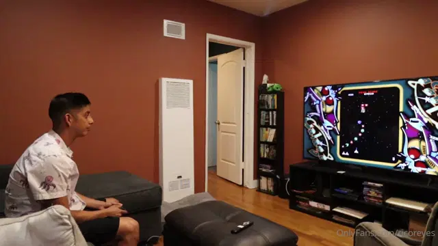 Rico Reyes aka ricoreyes – 11-19-2024 OnlyFans Video – my stepmom danicadanalifree was cleaning and getting in the way while I tried to relax and
