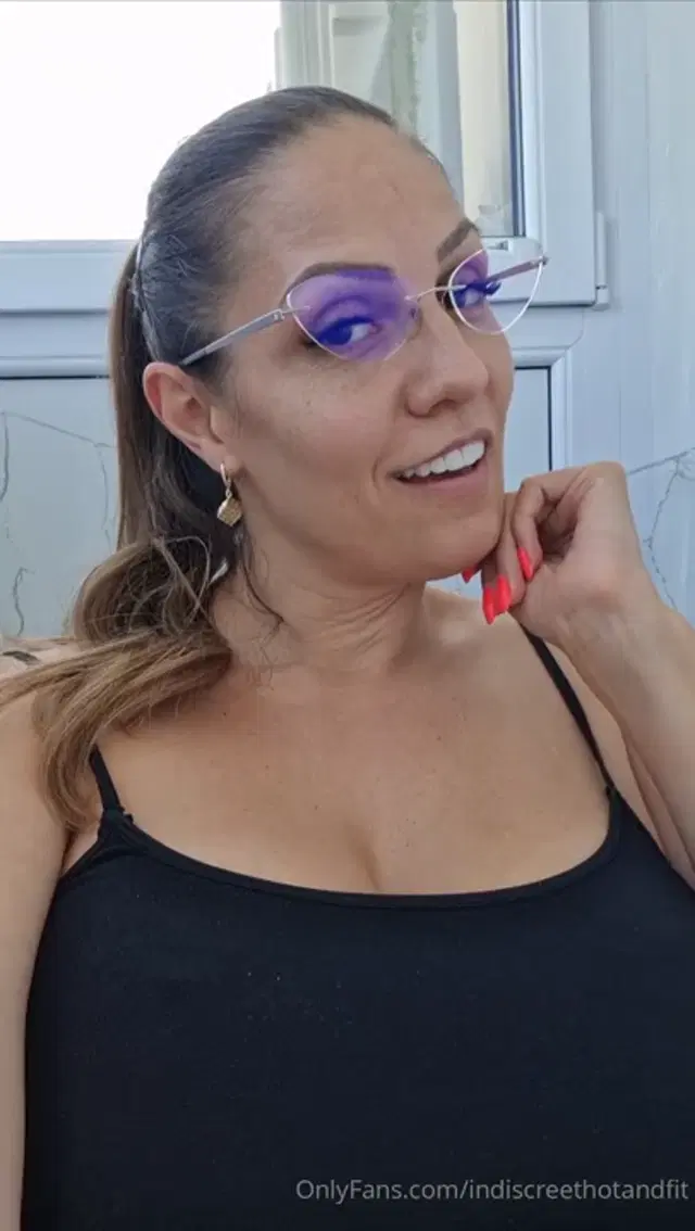 IndiscreetHotAndFit aka indiscreethotandfit – 08-18-2024 OnlyFans Video – Happy Sunday!