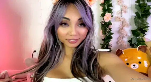 Trixie Dang aka dangitstrixie – 09-30-2025 OnlyFans Video – Happy Tuesday!! Allow me to brighten up your day a bit