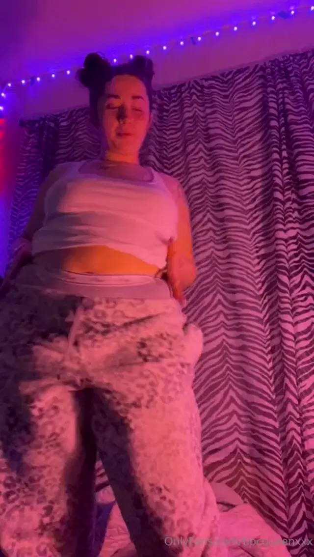Ary Thick aka bbcqueenxxx – 01-30-2026 OnlyFans Video – strip teaseeee